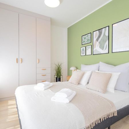 Appartement Bright 2Br - 8Th Floor, Balcony, Free Parking - By Gravity Prague Extérieur photo