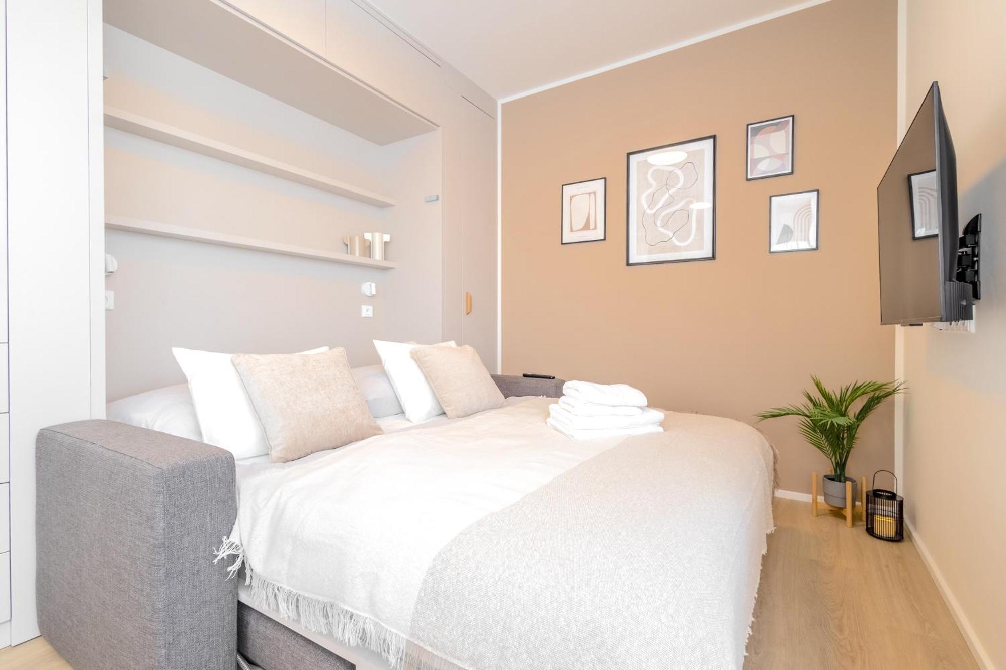 Appartement Bright 2Br - 8Th Floor, Balcony, Free Parking - By Gravity Prague Extérieur photo