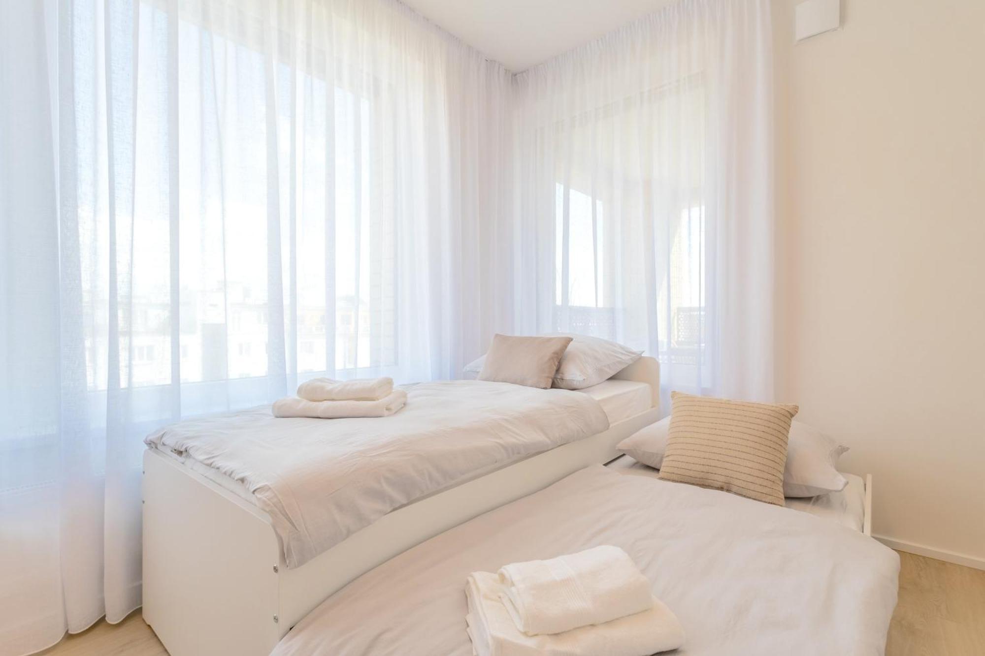 Appartement Bright 2Br - 8Th Floor, Balcony, Free Parking - By Gravity Prague Extérieur photo