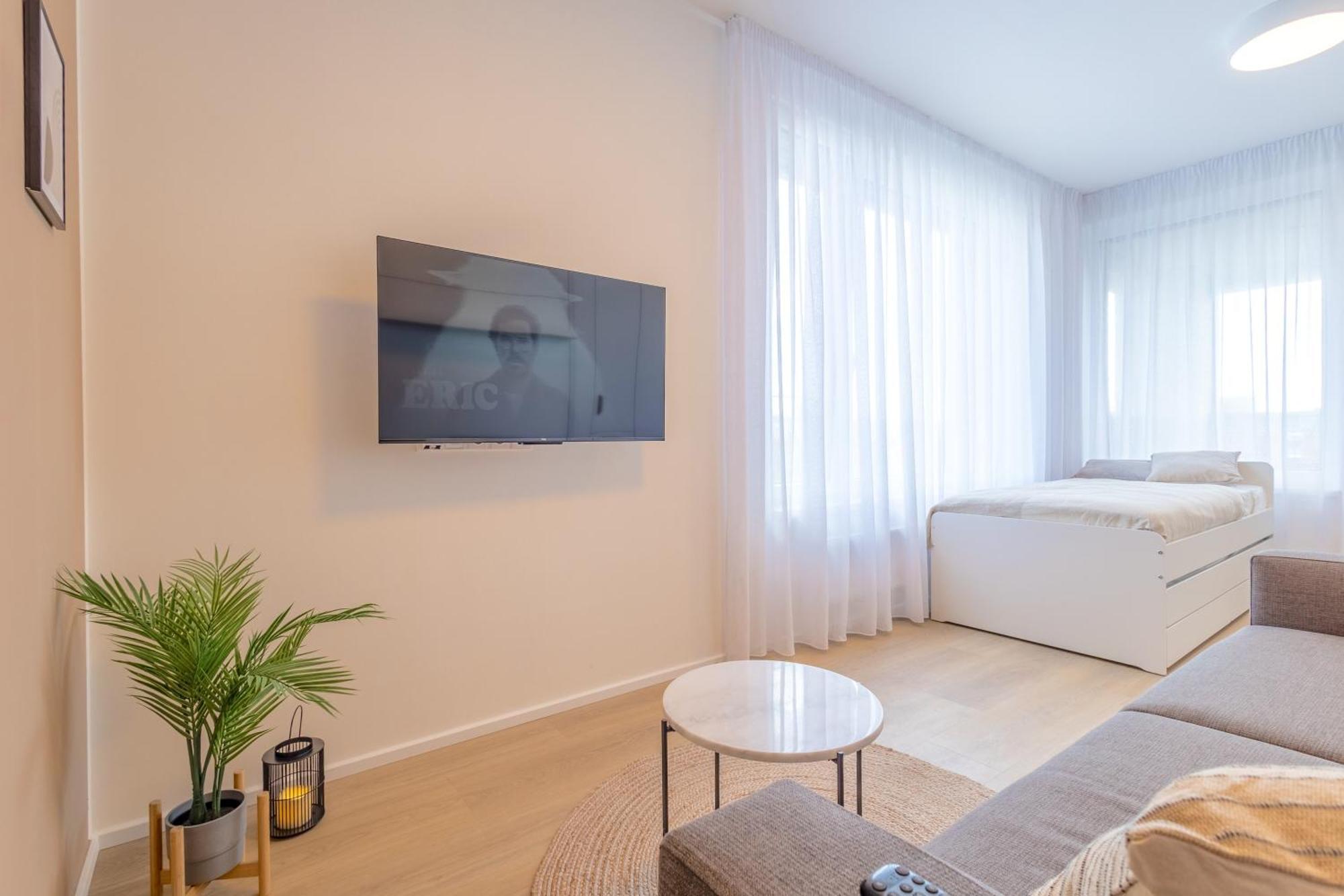 Appartement Bright 2Br - 8Th Floor, Balcony, Free Parking - By Gravity Prague Extérieur photo
