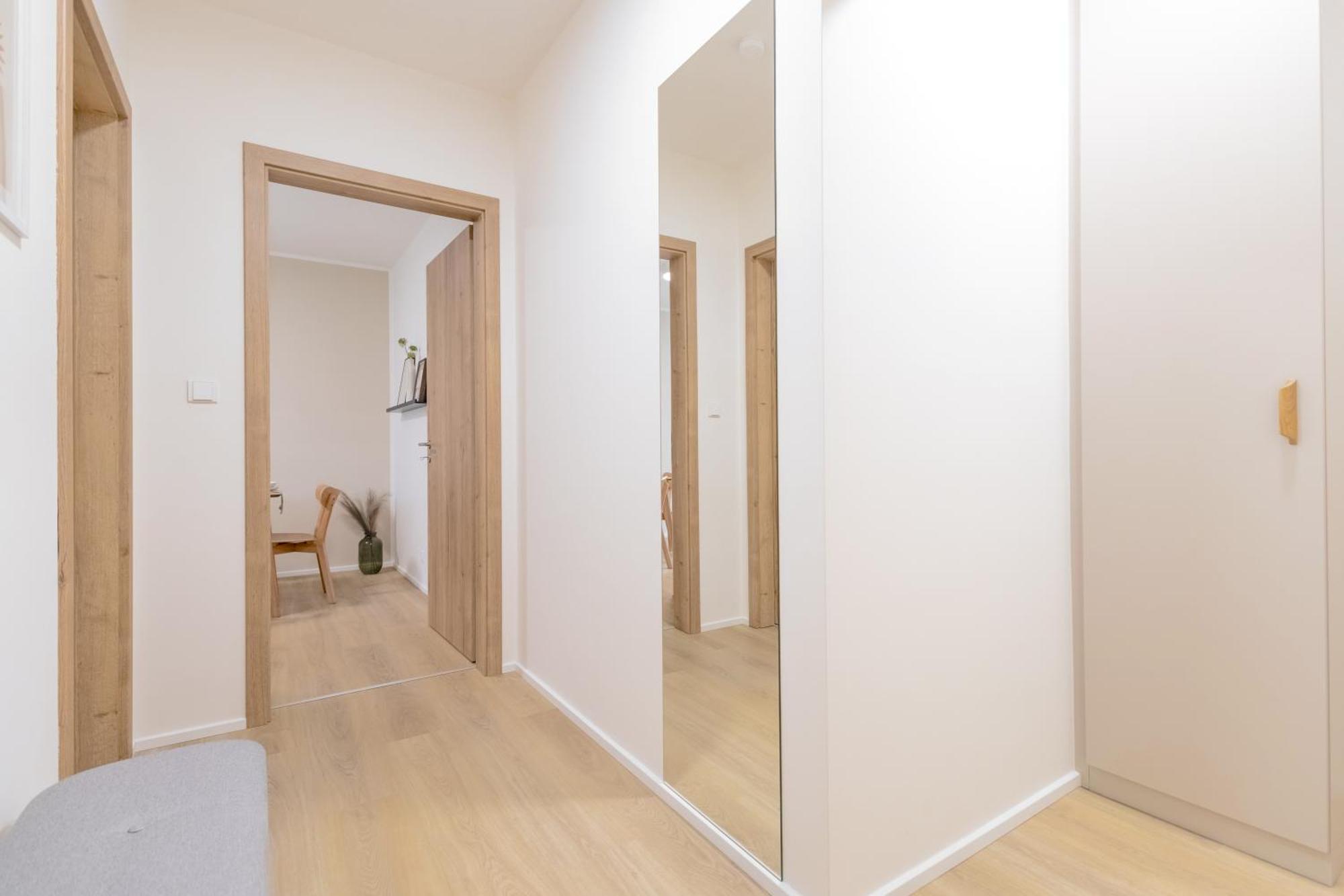 Appartement Bright 2Br - 8Th Floor, Balcony, Free Parking - By Gravity Prague Extérieur photo