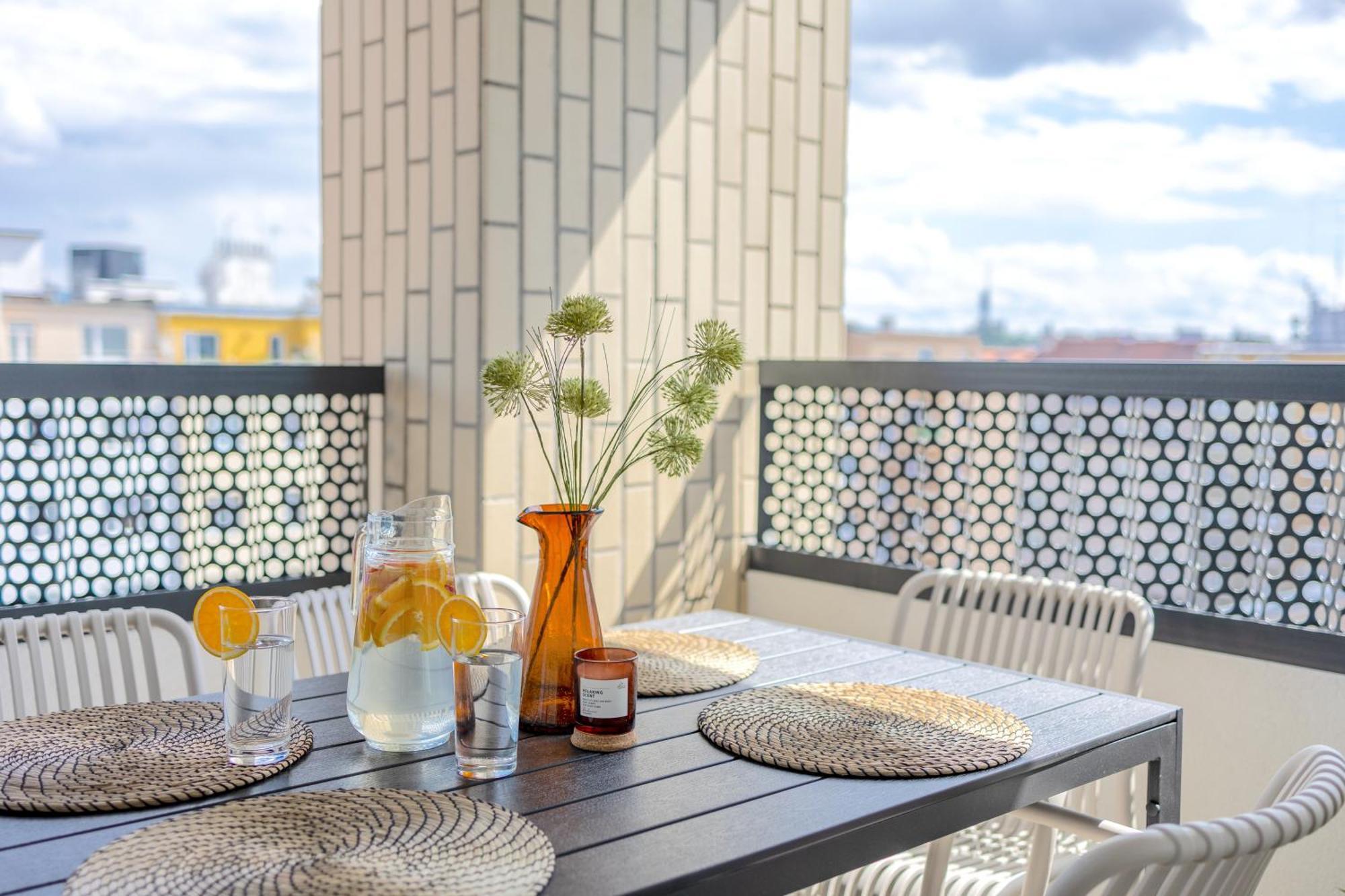 Appartement Bright 2Br - 8Th Floor, Balcony, Free Parking - By Gravity Prague Extérieur photo