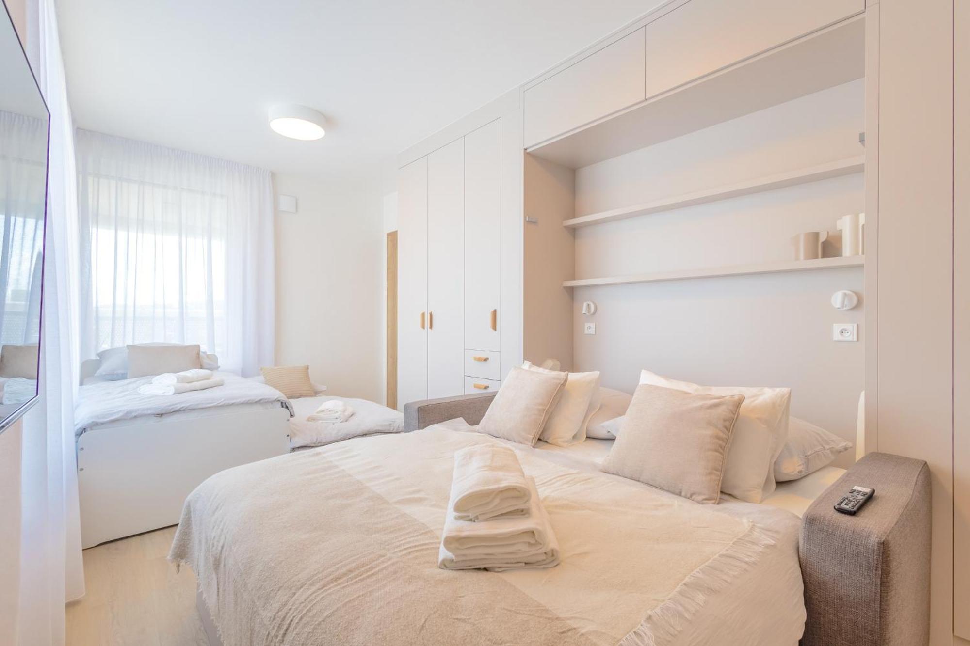 Appartement Bright 2Br - 8Th Floor, Balcony, Free Parking - By Gravity Prague Extérieur photo