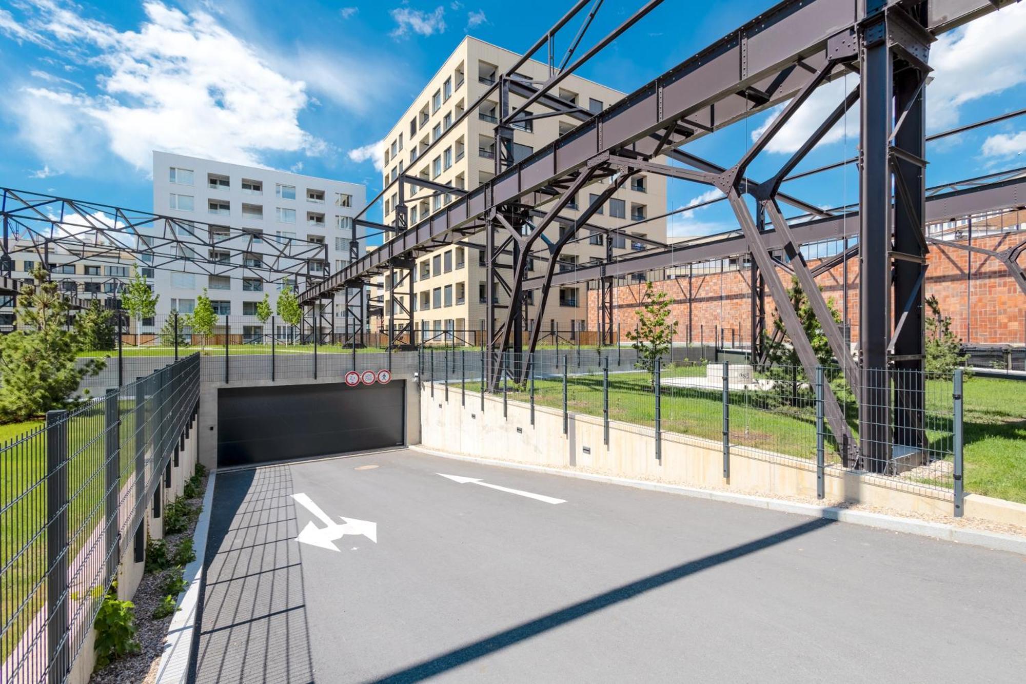 Appartement Bright 2Br - 8Th Floor, Balcony, Free Parking - By Gravity Prague Extérieur photo