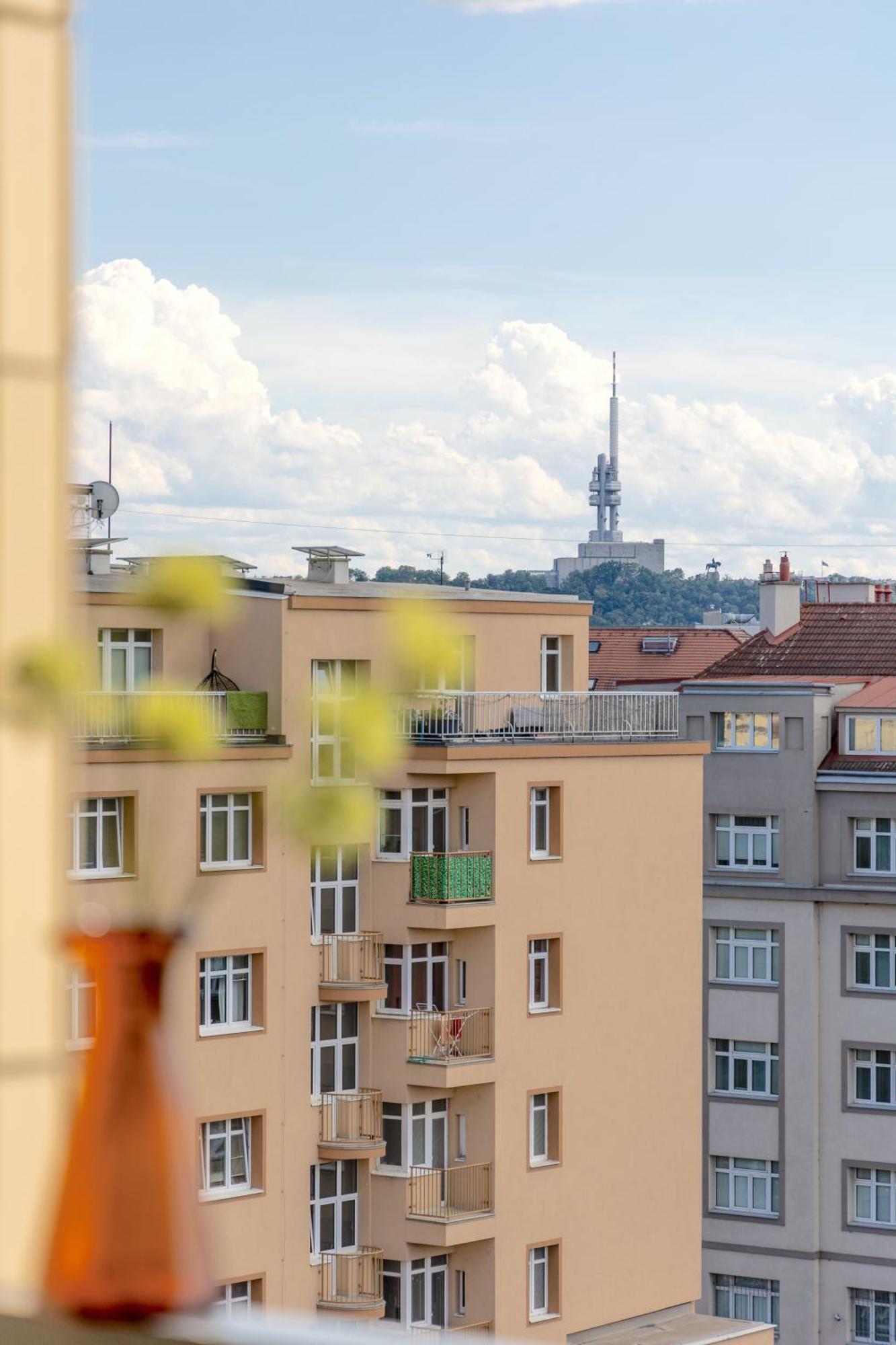 Appartement Bright 2Br - 8Th Floor, Balcony, Free Parking - By Gravity Prague Extérieur photo