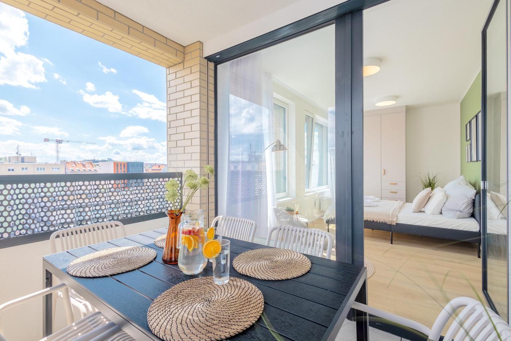 Appartement Bright 2Br - 8Th Floor, Balcony, Free Parking - By Gravity Prague Extérieur photo