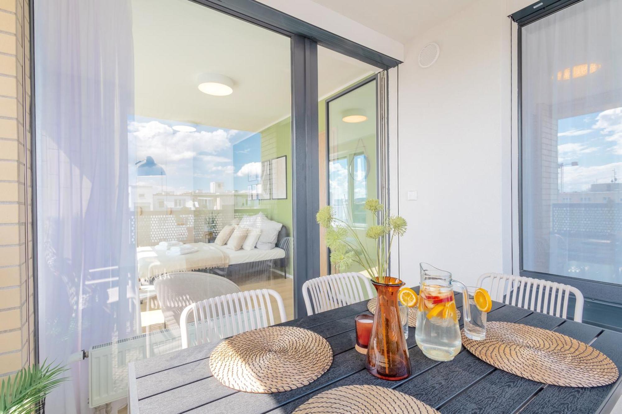 Appartement Bright 2Br - 8Th Floor, Balcony, Free Parking - By Gravity Prague Extérieur photo