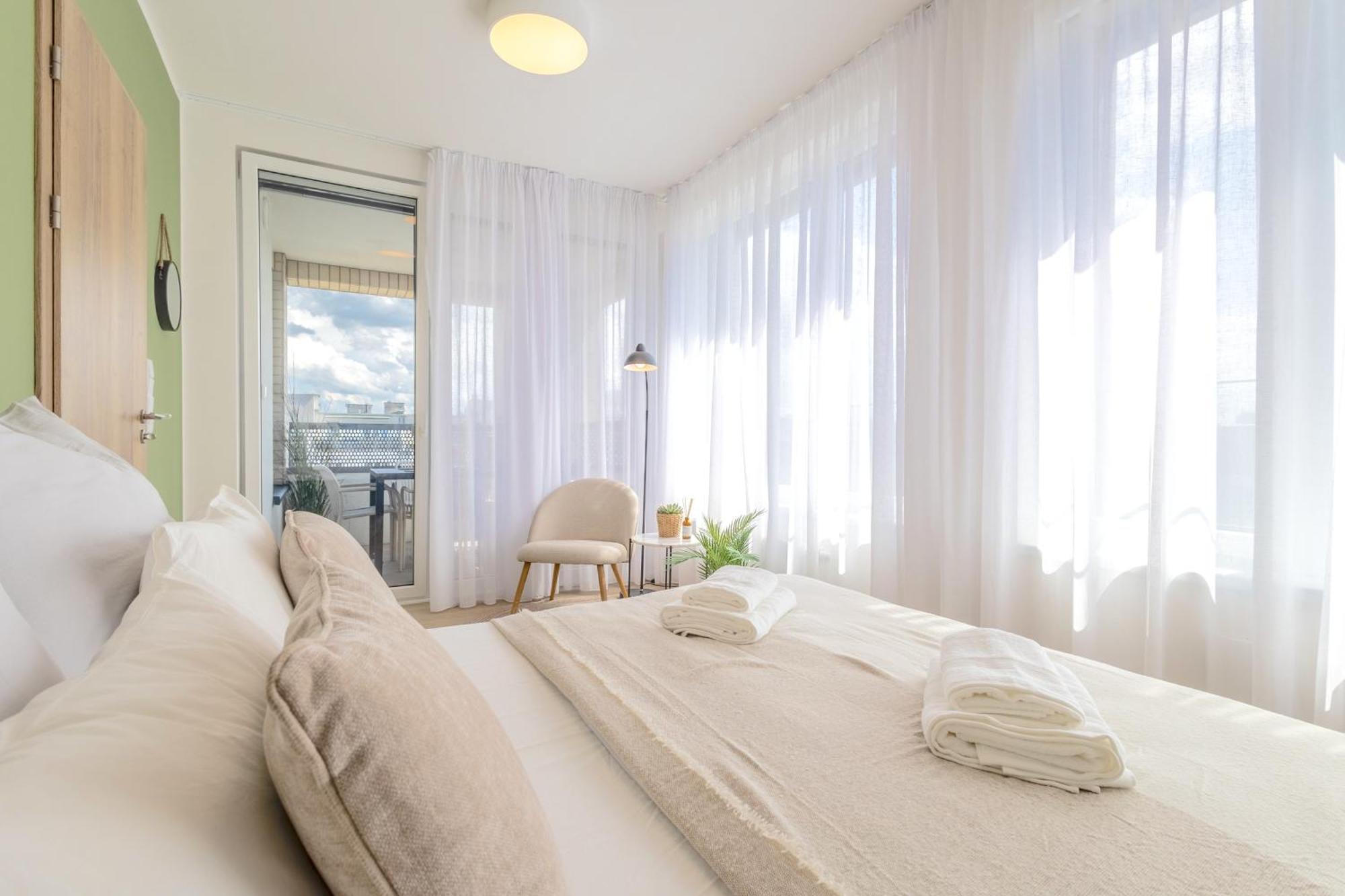 Appartement Bright 2Br - 8Th Floor, Balcony, Free Parking - By Gravity Prague Extérieur photo